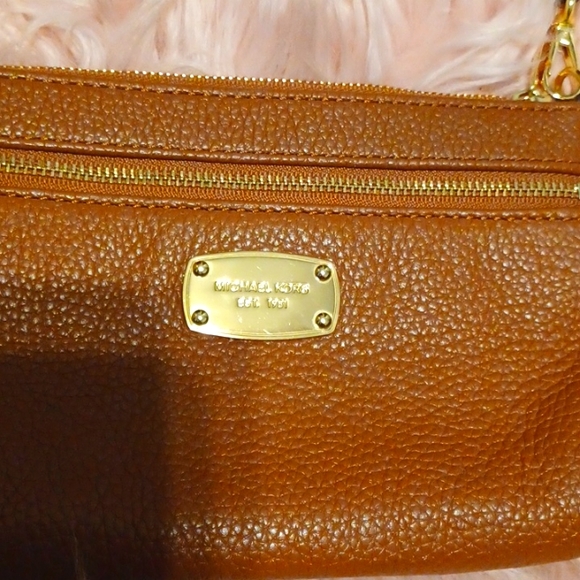 Michael Kors Wristlet - Picture 2 of 6